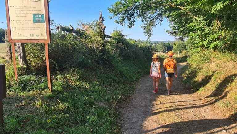 A hike to a waterfall, a lake and a cave in Périgord Vert