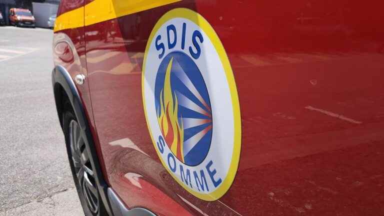 A major fire in an agricultural shed in Mesnil-Martinsart