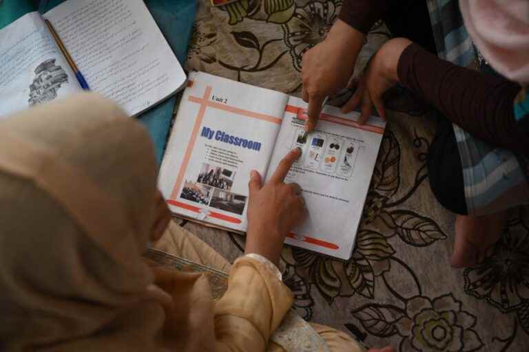 Afghanistan |  Girls challenge the Taliban in underground schools