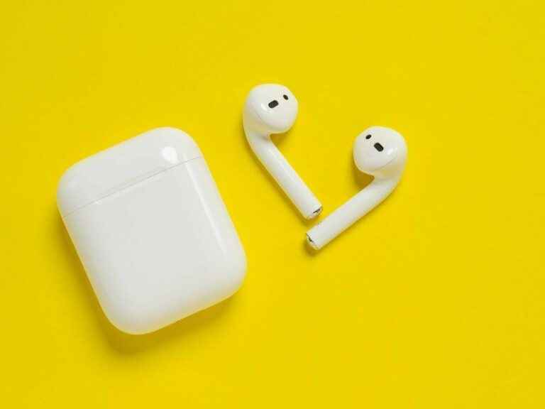 AirPods 2 are on sale at Fnac