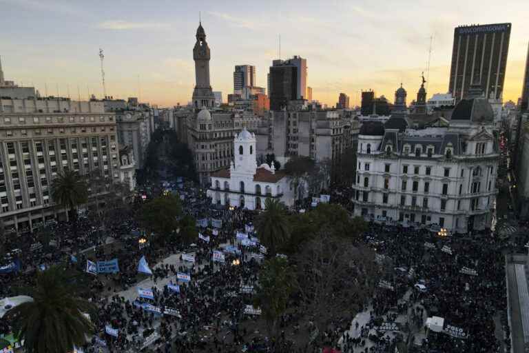 Argentina |  Thousands of protesters united for purchasing power