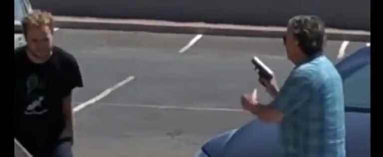 Arizona: he pulls out his gun to intimidate young skateboarders