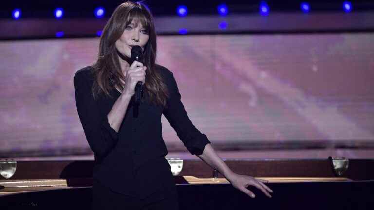 Behind our voices.  Carla Bruni, between Brassens and Rolling Stones