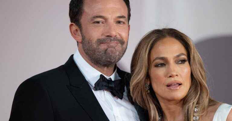 Ben Affleck invites his ex to his wedding to Jennifer Lopez… and she doesn’t (at all) want to attend!