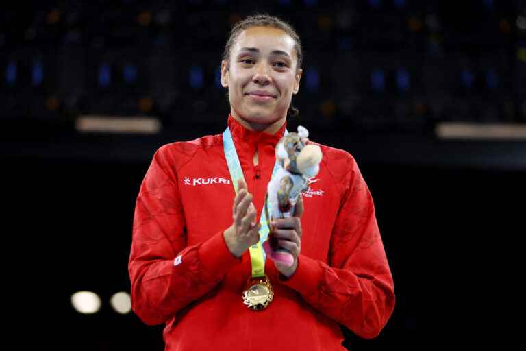 Boxing |  Gold medal for Tammara Thibeault at the Commonwealth Games