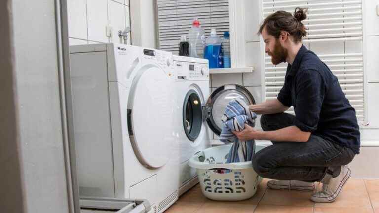 British consumers will soon be encouraged to wash their laundry at off-peak hours