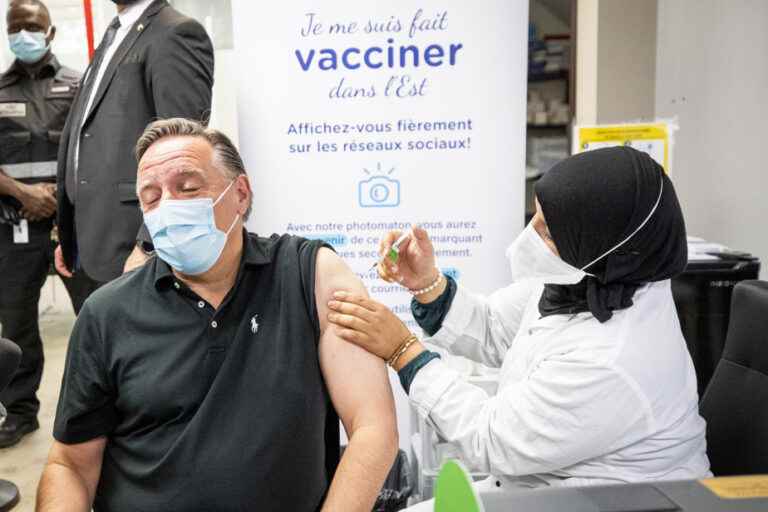 “COVID-19 is still present” |  François Legault receives his fourth dose of vaccine