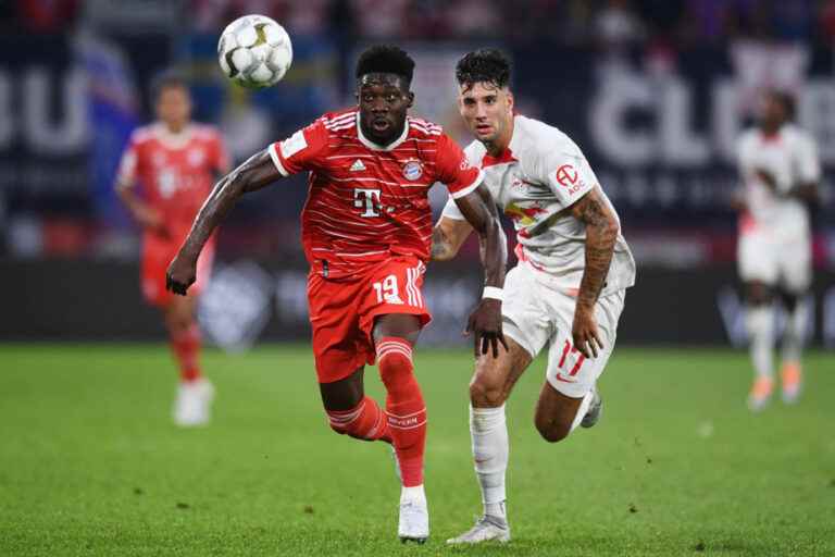 Canada |  Alphonso Davies, the heart on the hand