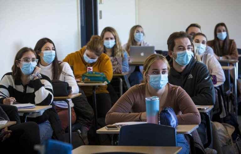 Canadian universities maintain the obligation to wear a mask