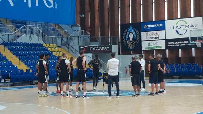 Champagne Basket against Lille in a friendly match before the Pro B championship