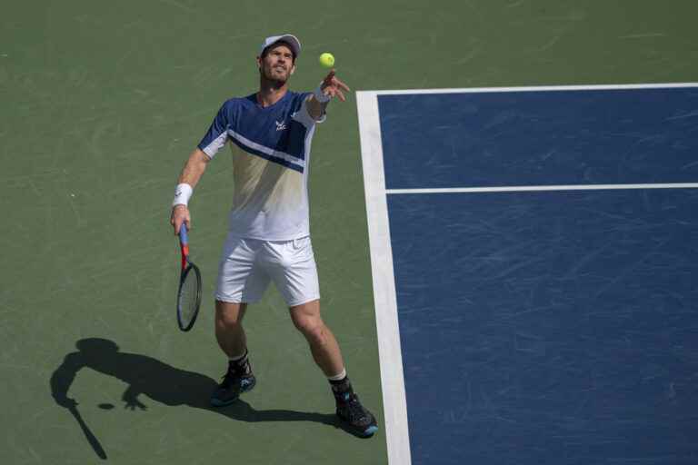 Cincinnati Tournament |  Andy Murray defeats Stan Wawrinka in three sets in the first round