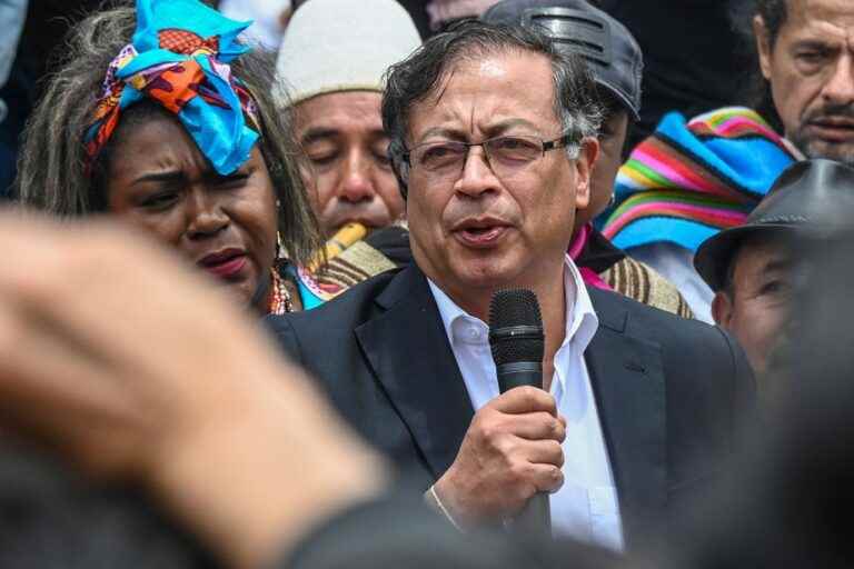 Colombia |  Gustavo Petro officially becomes president