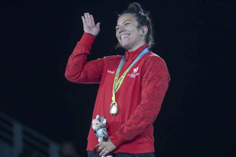 Commonwealth Games |  Two Canadian wrestlers win gold