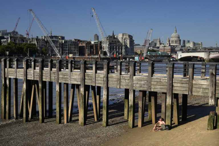 Drought |  Restrictions on water use in London