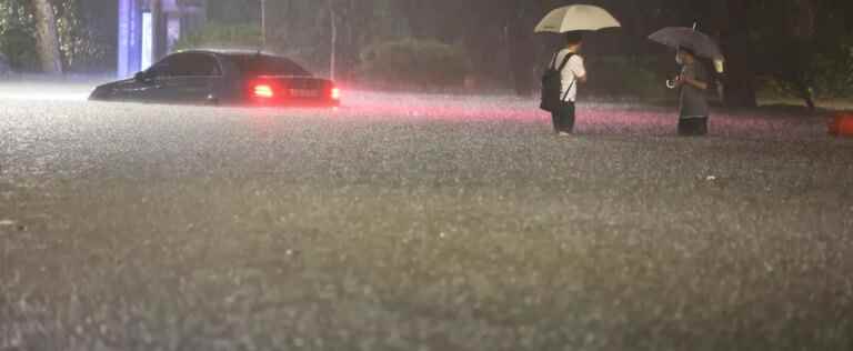 [EN IMAGES] South Korea: seven dead in record floods