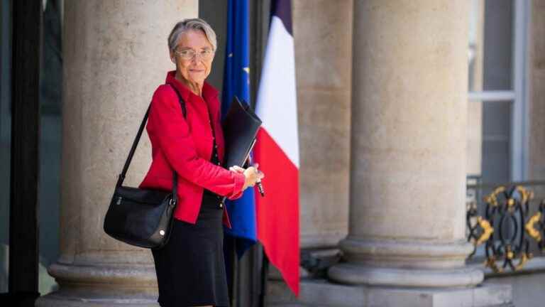 Elisabeth Borne’s popularity up in August, ahead of Emmanuel Macron, according to a poll