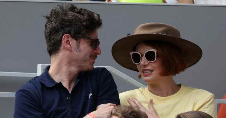 Elodie Frégé in a relationship with the attractive Grégory Nicolaïdis: lovers have fun in the United States