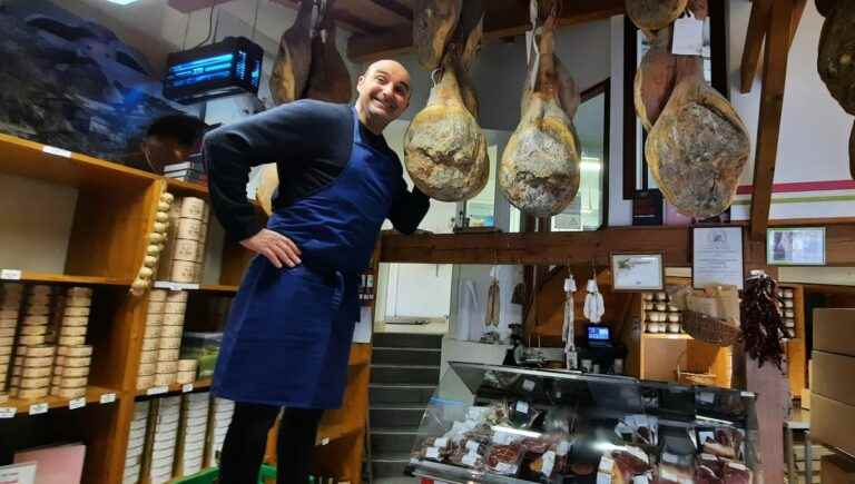 Eric Ospital, butcher in Hasparren in the Pyrénées-Atlantiques