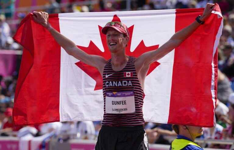 Evan Dunfee wins the 10km running race at the Commonwealth Games