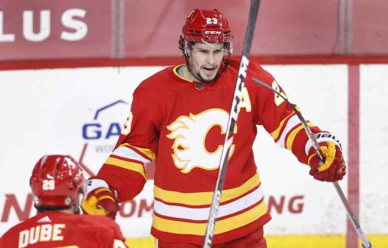 Flames forward Sean Monahan joins the Canadiens