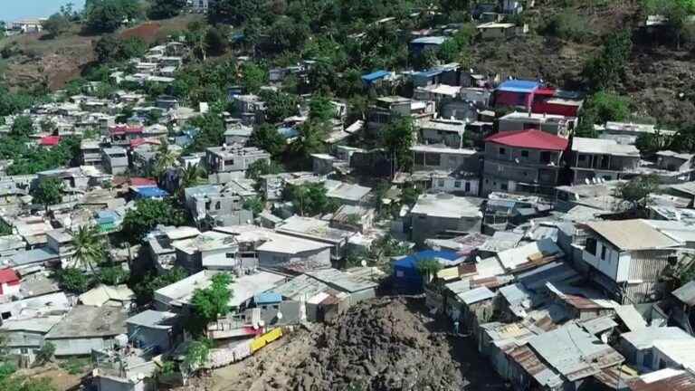 Gérald Darmanin, visiting Mayotte, wants to reform the law of the soil