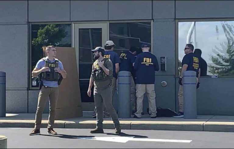 Gunman killed after trying to break into FBI offices