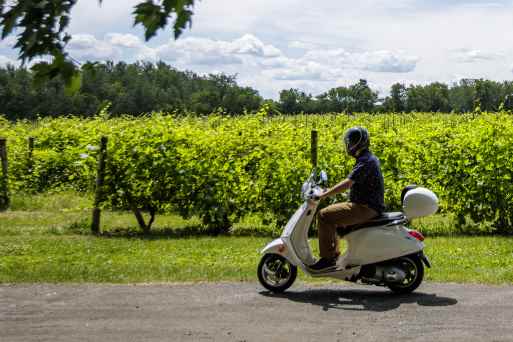 Happiness is in the scooter |  Total change of scenery in Ahuntsic and Laval