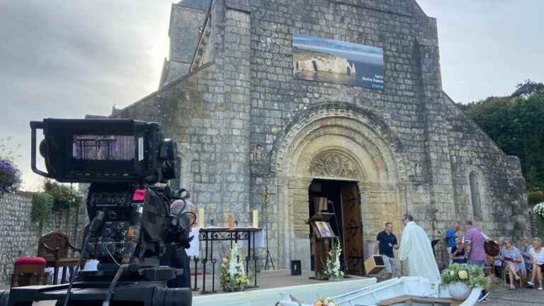 In Etretat, the day of the lord packs his bags for the Assumption