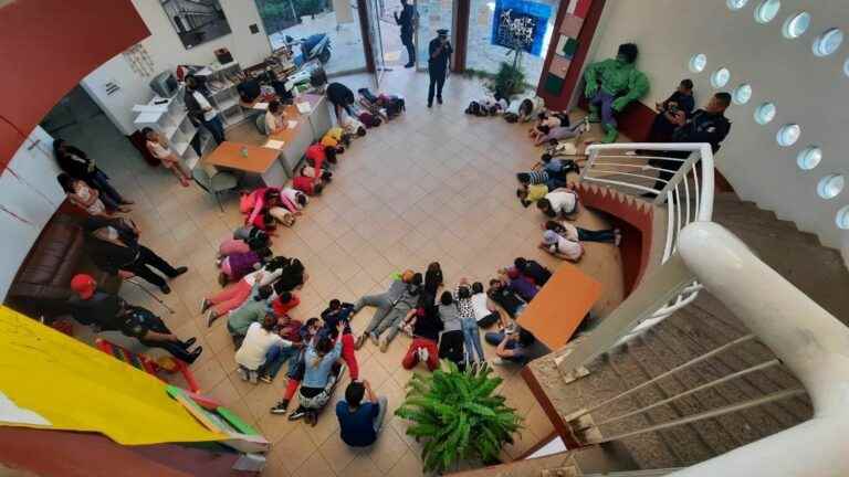 In Mexico, summer camps teach children how to react in the event of a shooting