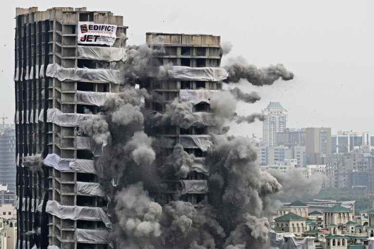 India |  Two twin towers destroyed in outskirts of Delhi