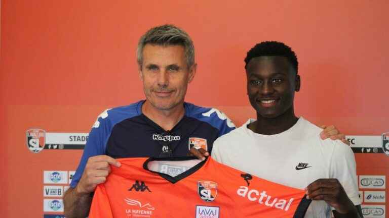 “I’ve always dreamed of signing here”, Dembo Sylla signs his first professional contract with Stade Lavallois