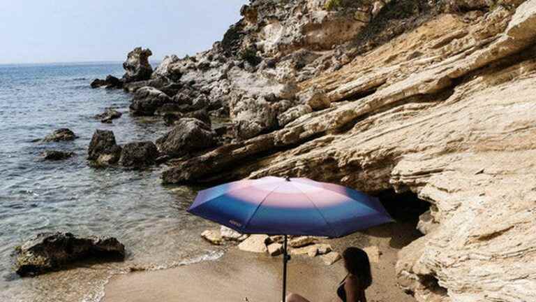 Klaoos, the platform that offers eco-responsible parasols and umbrellas