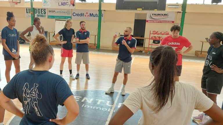 Limoges ABC players prepare for the 2022-2023 season with the crocs