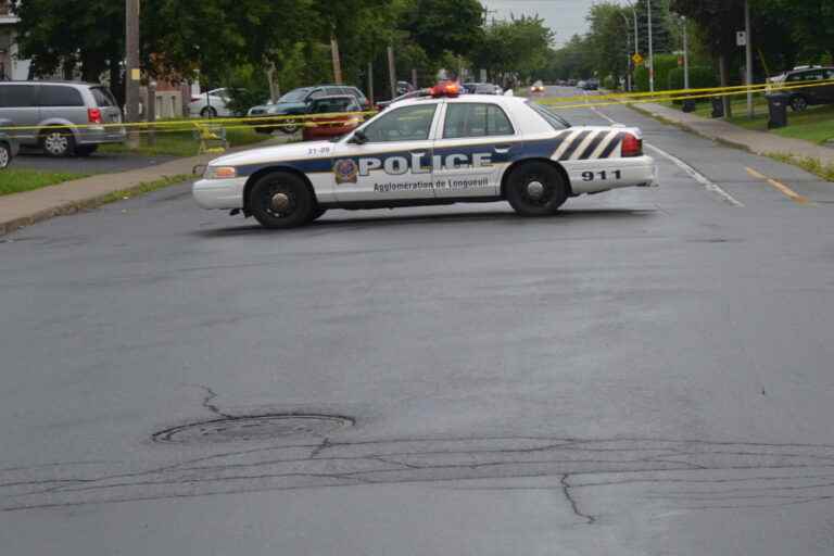 Longueuil |  A pedestrian hit by a vehicle is in critical condition