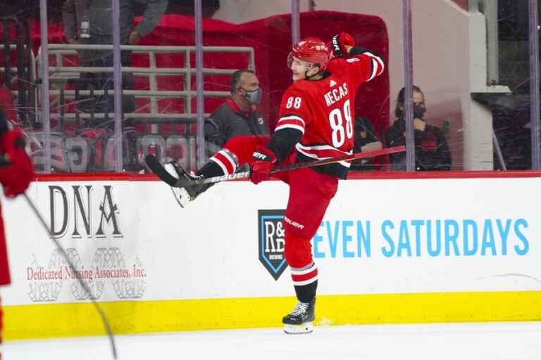 Martin Necas signs for two more seasons with the Hurricanes