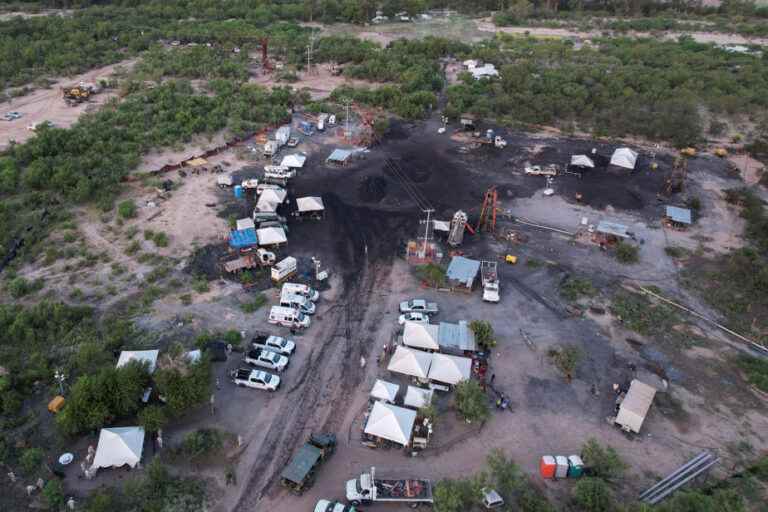 Mexico |  The president visits the scene of the rescue of the miners