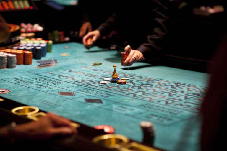 Montreal Casino |  Croupiers invited to cheat… with their tips