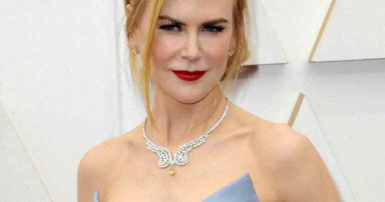 Nicole Kidman very muscular in a mini skirt: her mini look panics the web