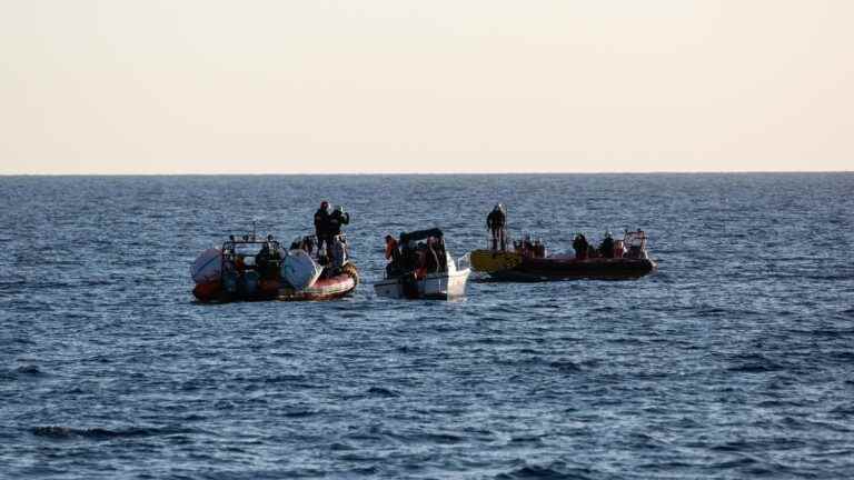 Ocean Viking rescues 466 migrants