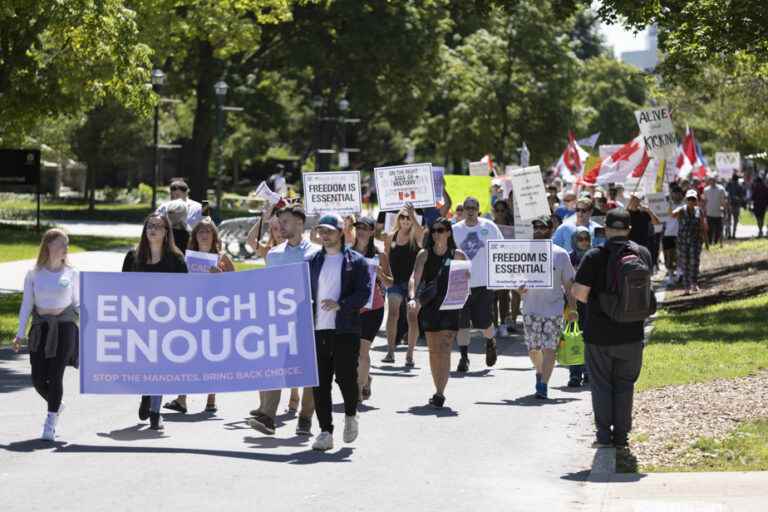 Ontario |  Protest against compulsory vaccination at Western University