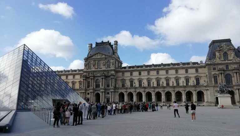 Paris: Around the Louvre