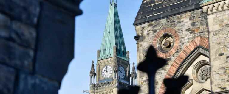 Parliament Hill: a driver tried to break through an entrance gate