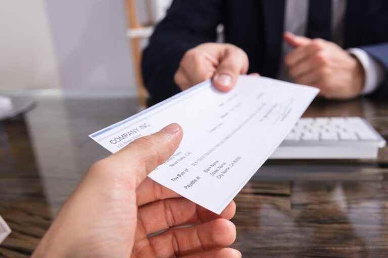 Payslips |  Employees feel poorly equipped to spot errors