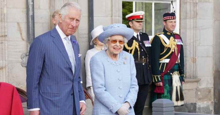 Prince Charles very worried about the queen: He goes “daily” to her bedside