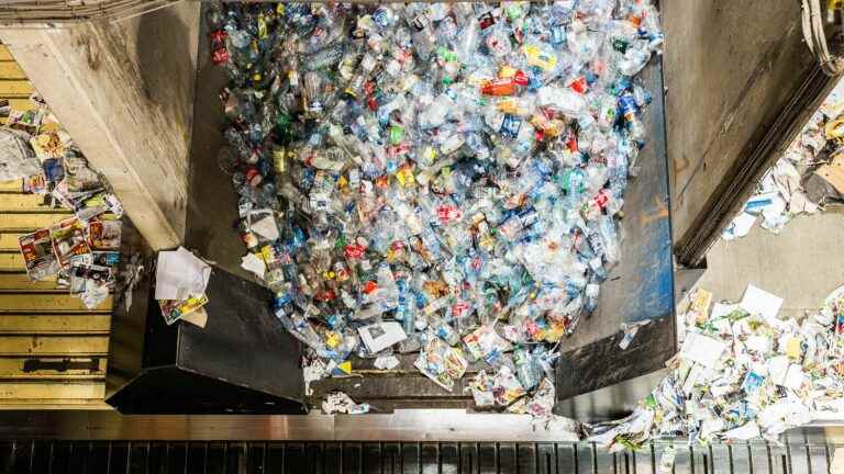 Recycling: unequal sorting of waste according to the departments