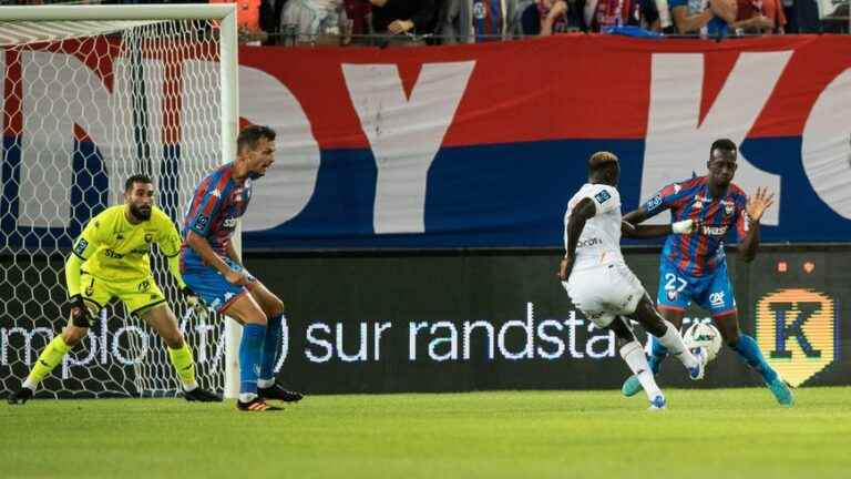 SM Caen Goalkeeper Anthony Mandréa: “He’s a little Jesus”