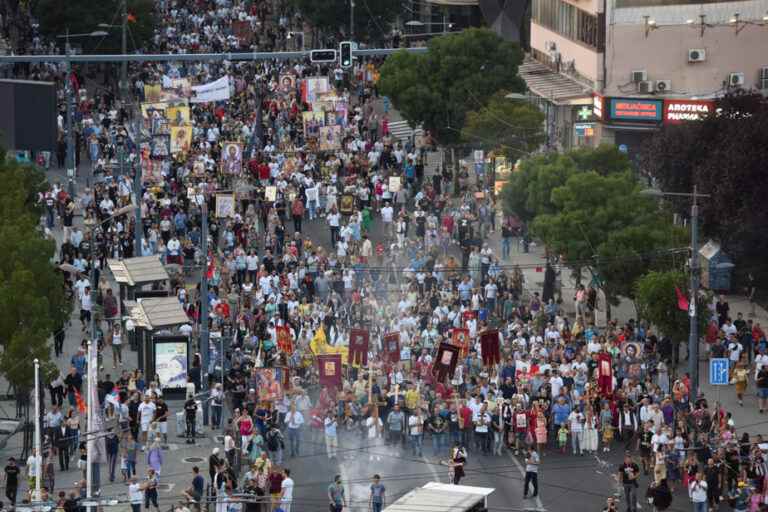 Serbia |  Thousands of protesters demonstrate against the holding of Europride in Belgrade