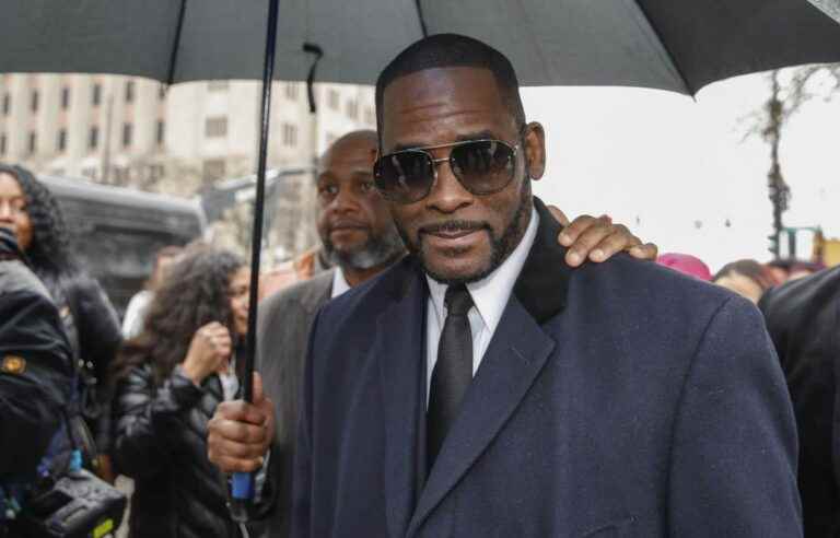 Singer R. Kelly on trial in new sex crimes case