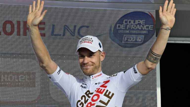 Sprinter Marc Sarreau wins the first stage of the Tour Poitou-Charentes