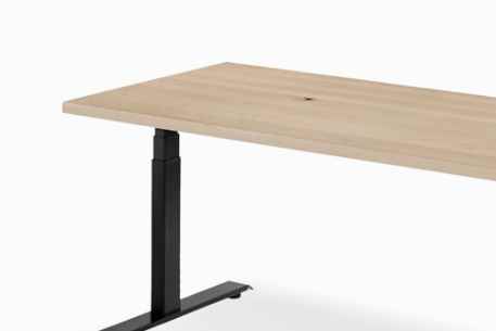 Sway Adjustable Desk |  Workers, stand up!